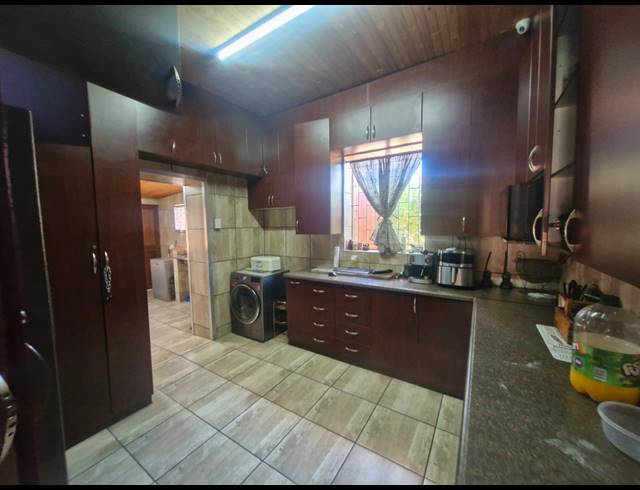10 BEDROOM HOUSE FOR SALE IN DIBENG